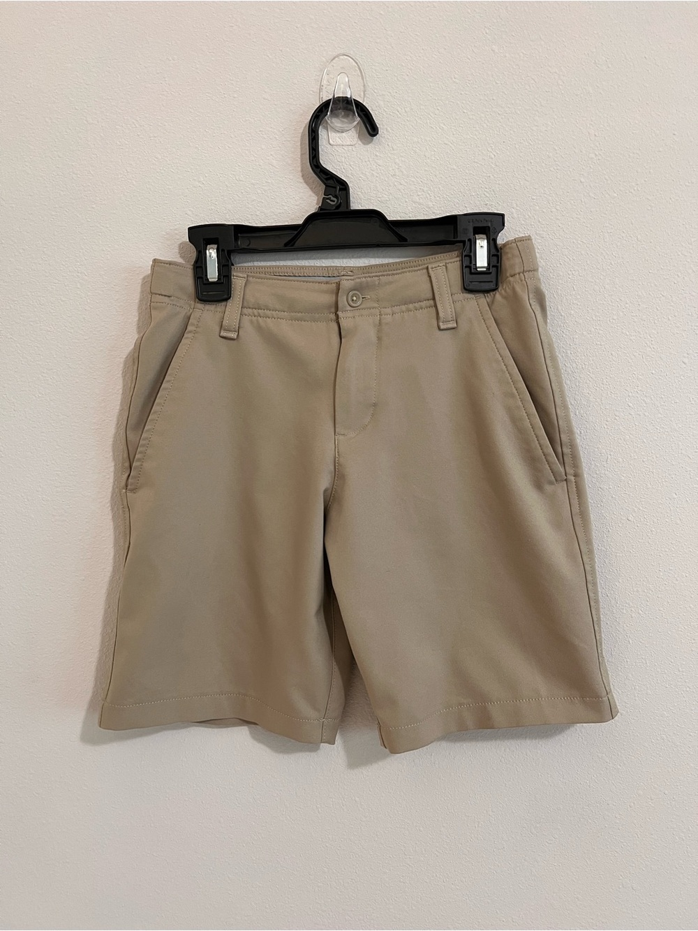 Under Armour Boys Golf Medal Play Shorts - Khaki (Size YSM / 8)